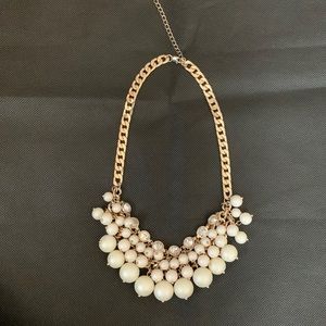 Bib necklace with matte pearls and crystals